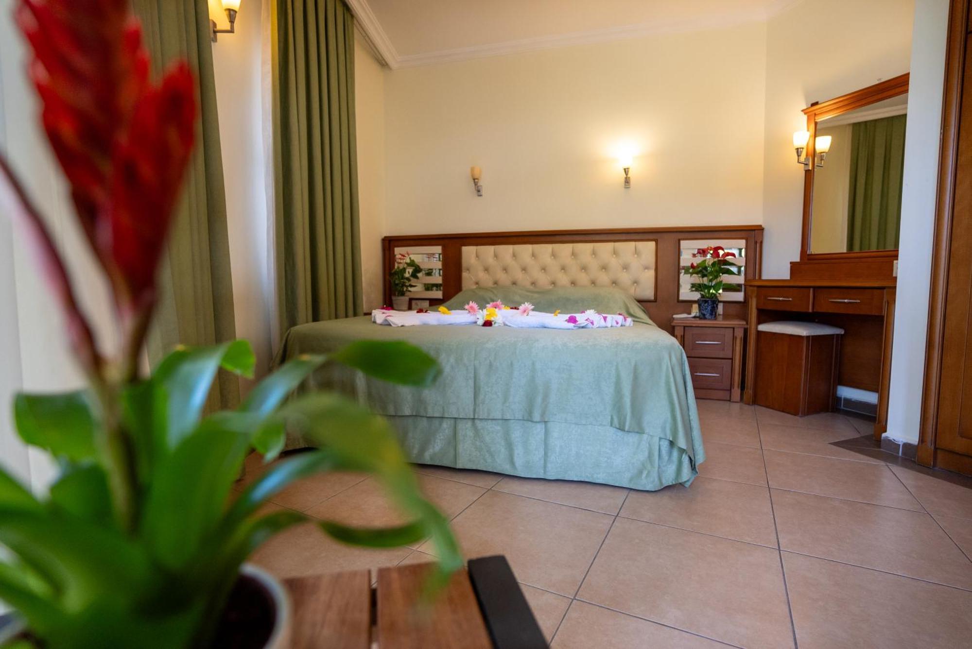 Club Karakas Apart Otel Мармарис Екстер'єр фото